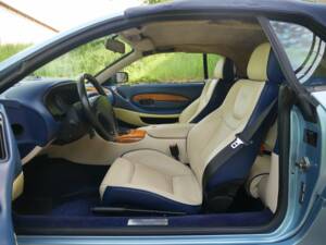 Bild 11/31 von Aston Martin DB 7 Vantage Volante (2001)