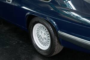 Image 18/50 of Jaguar XJS 5.3 V12 (1993)