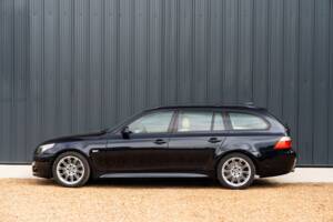 Imagen 30/65 de BMW 545i Touring (2005)