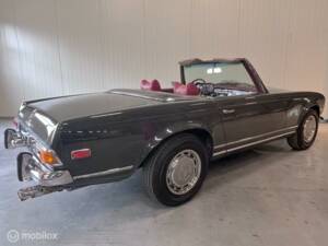 Image 9/40 of Mercedes-Benz 280 SL (1970)