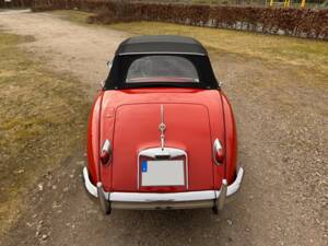 Image 18/77 de Jaguar XK 150 3.4 S OTS (1958)