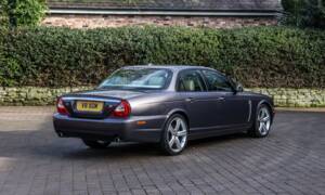 Image 3/41 of Jaguar XJR (2008)