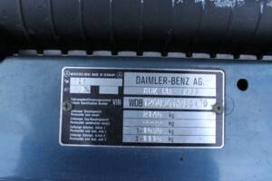 Image 39/51 de Mercedes-Benz 500 SE (1984)