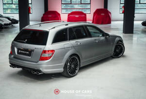 Afbeelding 7/24 van Mercedes-Benz C 63 AMG T (2010)