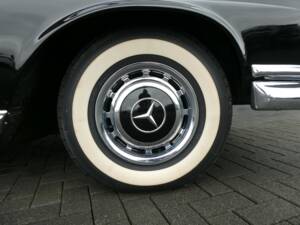 Imagen 26/26 de Mercedes-Benz 220 SE b (1963)