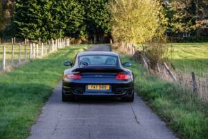 Bild 16/37 von Porsche 911 Turbo (2007)