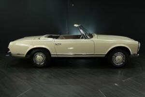 Image 8/50 of Mercedes-Benz 230 SL (1967)