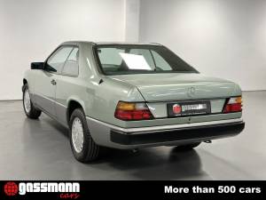Image 8/15 of Mercedes-Benz 230 CE (1987)