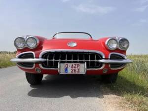 Image 6/8 of Chevrolet Corvette (1960)
