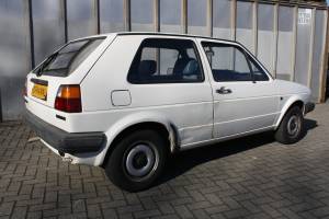 Image 2/8 de Volkswagen Golf Mk II 1.6 (1986)