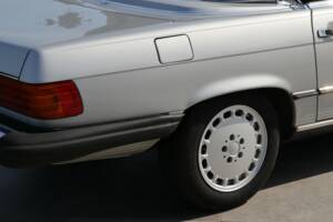 Image 39/50 de Mercedes-Benz 560 SL (1988)