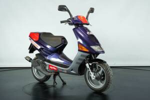 Image 4/21 de Aprilia SR 50 (1996)