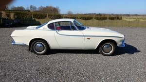 Image 2/5 of Volvo P 1800 (1961)