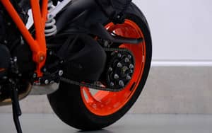 Image 38/83 of KTM 1290 Super Duke R (2018)