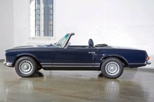 Afbeelding 3/20 van Mercedes-Benz 280 SL (1971)