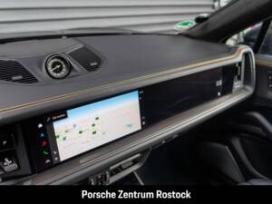 Obraz 11/33 pojazdu Porsche Cayenne Coupé Turbo S E-Hybrid (2026)