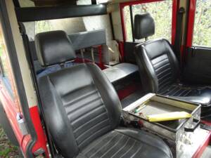 Image 8/24 of Land Rover 110 (1986)