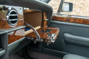 Image 35/50 of Rolls-Royce Silver Spirit (1987)