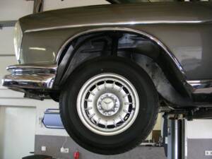 Afbeelding 15/68 van Mercedes-Benz 300 SE (1964)