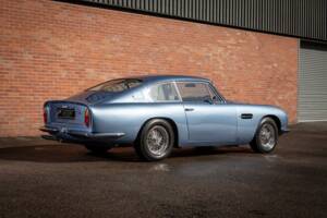 Imagen 3/43 de Aston Martin DB 6 Vantage (1967)