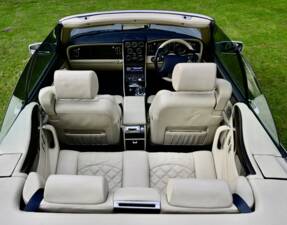 Bild 34/50 von Bentley Azure (2003)