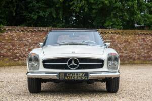 Image 13/50 de Mercedes-Benz 280 SL (1971)