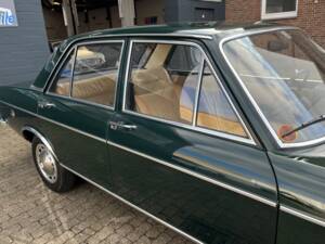 Image 33/88 of Audi 100 LS (1970)