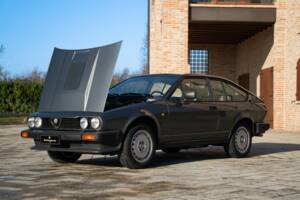 Bild 46/50 von Alfa Romeo GTV 6 2.5 (1981)