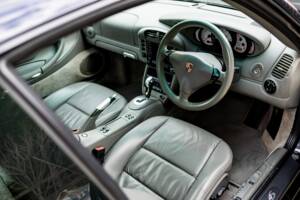 Image 30/50 of Porsche 911 Carrera 4S (2002)