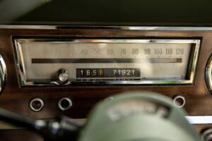Image 38/44 of Ford Zodiac MkIII (1964)
