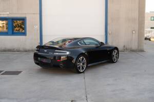 Image 32/83 de Aston Martin V12 Vantage (2009)