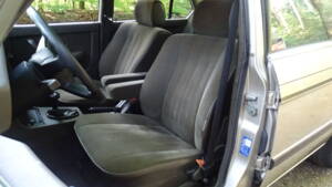 Image 15/41 de BMW 528i (1986)