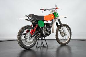 Immagine 2/50 di Montesa Cappra 250 VE (1977)