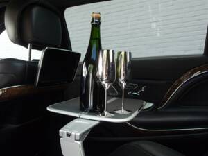 Bild 55/99 von Mercedes-Benz Maybach S 500 (2015)