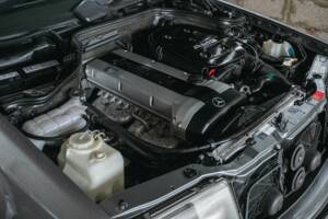 Image 22/43 of Mercedes-Benz 300 CE 3.2 AMG (1990)