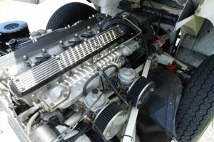 Image 18/39 de Jaguar XK-E (2+2) (1970)