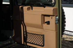 Bild 31/32 von Land Rover Defender 90 Works V8 (2014)