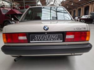 Bild 13/24 von BMW 318i (1989)