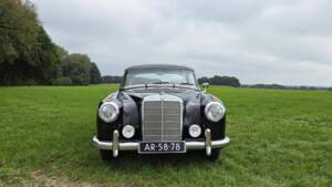 Image 3/8 of Mercedes-Benz 220 S (1959)
