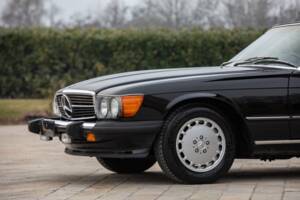 Afbeelding 12/50 van Mercedes-Benz 560 SL (1986)