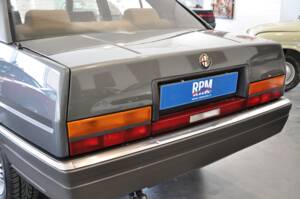 Bild 11/21 von Alfa Romeo 90 2.5 Quadrifoglio Oro (1985)