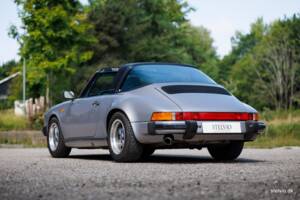 Image 10/44 de Porsche 911 Carrera 3.2 &quot;#250.000 911&quot; (1988)