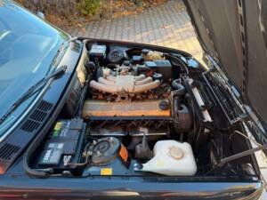 Bild 21/28 von BMW 320i (1988)