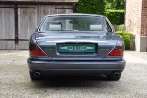 Image 5/40 of Jaguar XJ 6 4.0 Sovereign (1995)