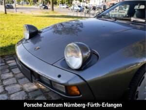 Image 16/20 of Porsche 928 S (1985)