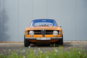 Image 6/38 of Alfa Romeo Giulia GT 1300 Junior (1968)