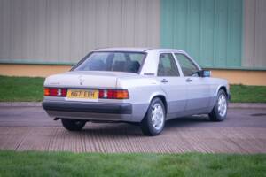 Bild 6/29 von Mercedes-Benz 190 E 2.0 (1992)