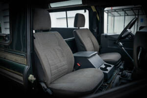 Bild 35/41 von Land Rover Defender 90 (1995)
