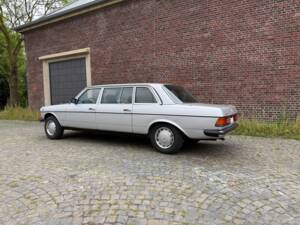 Bild 3/34 von Mercedes-Benz 250 lang (1983)