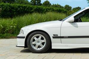 Bild 15/50 von BMW 318is "Class II" (1994)